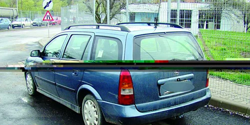 Maşinile sunt vechi, aşa că aceştia preferă să uite de ele în vamă, decât să plătească amenzile