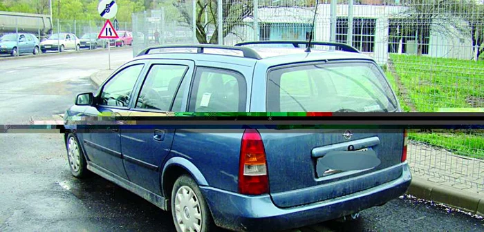 Maşinile sunt vechi, aşa că aceştia preferă să uite de ele în vamă, decât să plătească amenzile