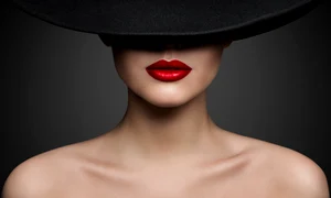 Femeie machiată  Bărbați car enu suportă machiajul  sursa   Shutterstock jpg