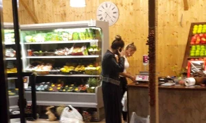 Adela Popescu a fugit de la un eveniment monden direct la magazin jpeg