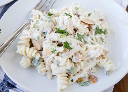 Salata de paste cu pui si lamaie jpeg