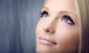 femeie frumoasa ochi albastri jpeg