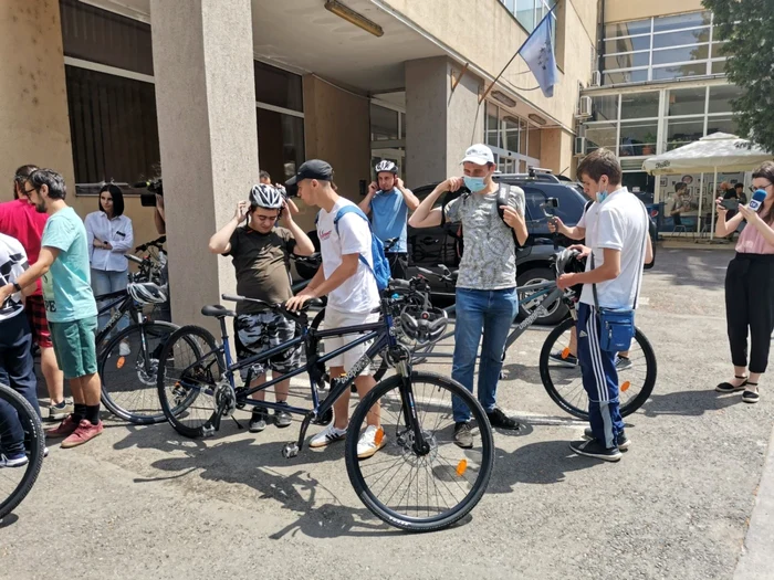 Biciclete tandem pentru turul oraşului FOTO Ş.Both