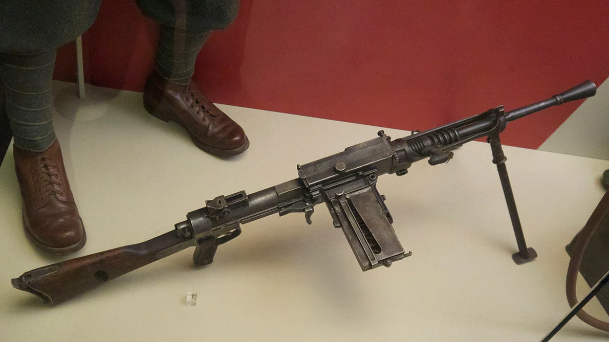 Pușca-mitralieră Breda model 1930 (© JustSomePics / Wikimedia Commons)