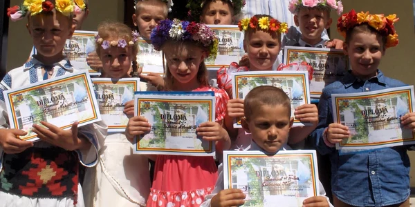 Elevii premianţi vor primi de la Primăria cadouri în bani. FOTOgoogle.com