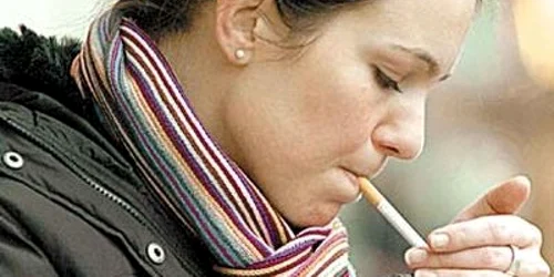 Fumatul îi afectează atât pe fumători cât şi pe nefumători