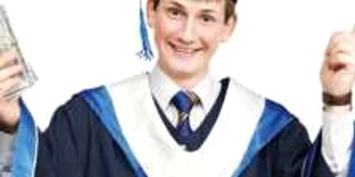 Poți câștiga bursa dacă ai cel puțin 18 luni lucrate în administrația publică centrală sau locală