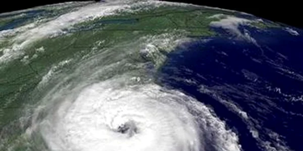 <b>AP</b>: Uraganul Guillermo ameninţă coastele Mexicului