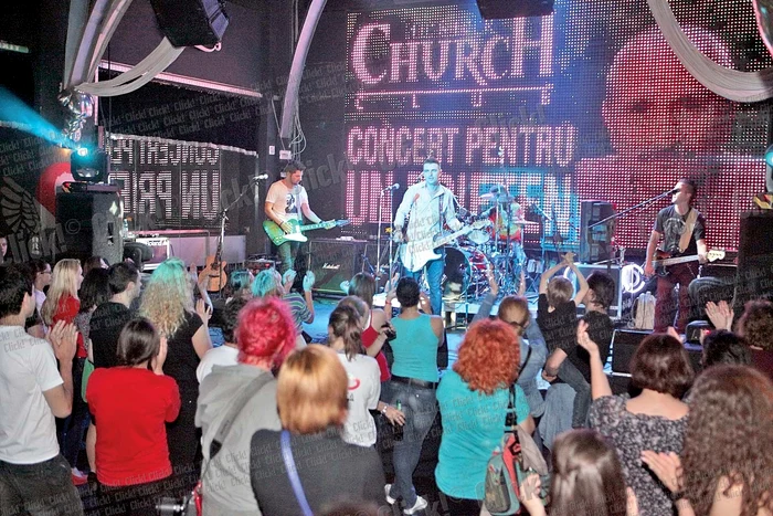 Vunk şi Mihai Mărgineanu au urcat pe scenă alături de ceilalţi colegi de la Viţa de Vie şi Bere Gratis