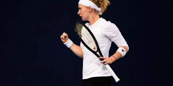 Fancesca Jones - jucătoare tenis - handicap degete mâini / FOTO Getty Images