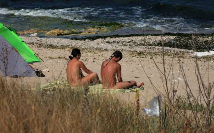 Nudiştii din Vama Veche mai au loc doar la capătul plajei FOTO: Arhivă Adevărul