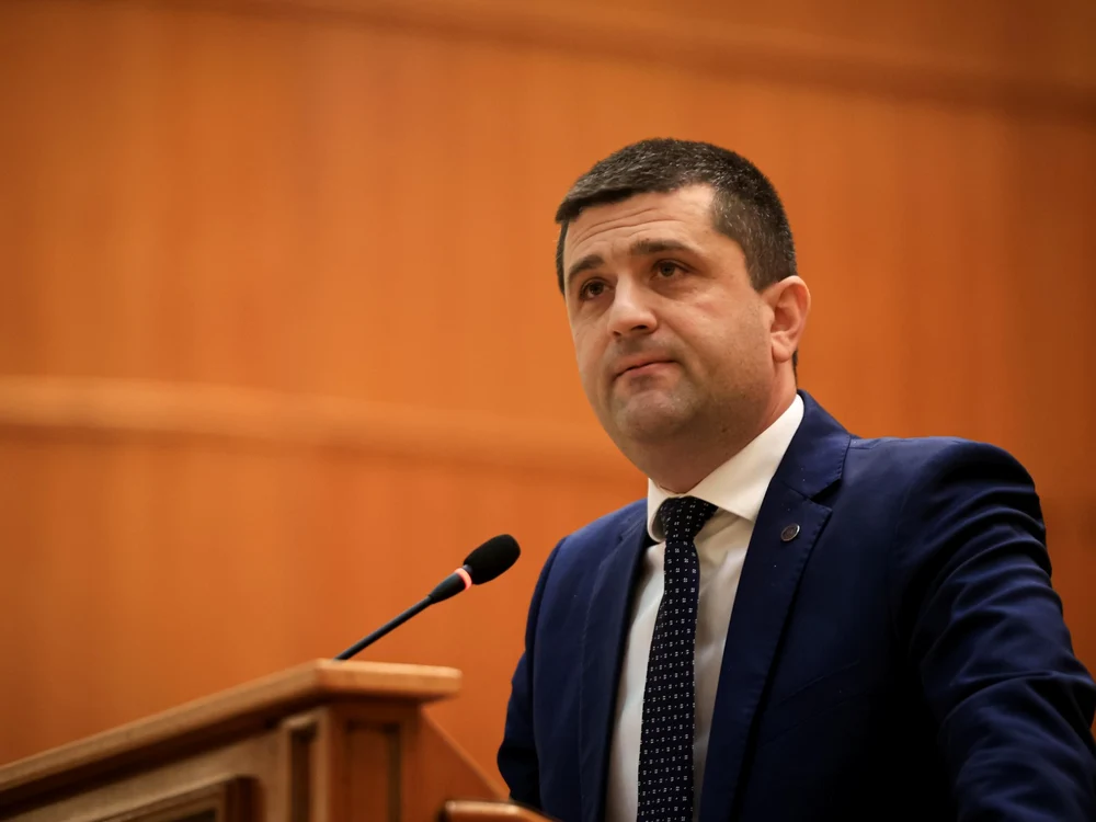 Ministrul Radu Miruță