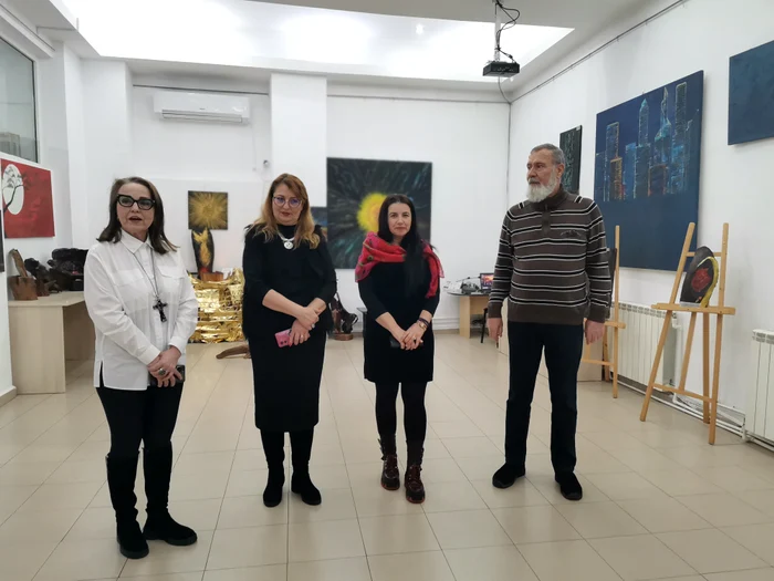 Expoziția „Alchimie - apă foc” a fost vernisată la Slatina FOTO: Alina Mitran