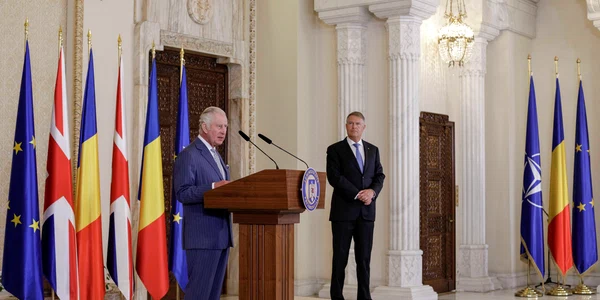 Regele Charles al III-lea al Marii Britanii este primit de președintele Klaus Iohannis la Palatul Cotroceni din București. FOTO Inquam Photos / Octav Ganea