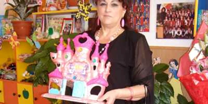 Ploieşti: Elena Vişan îi educă pe copiii de grădiniţă