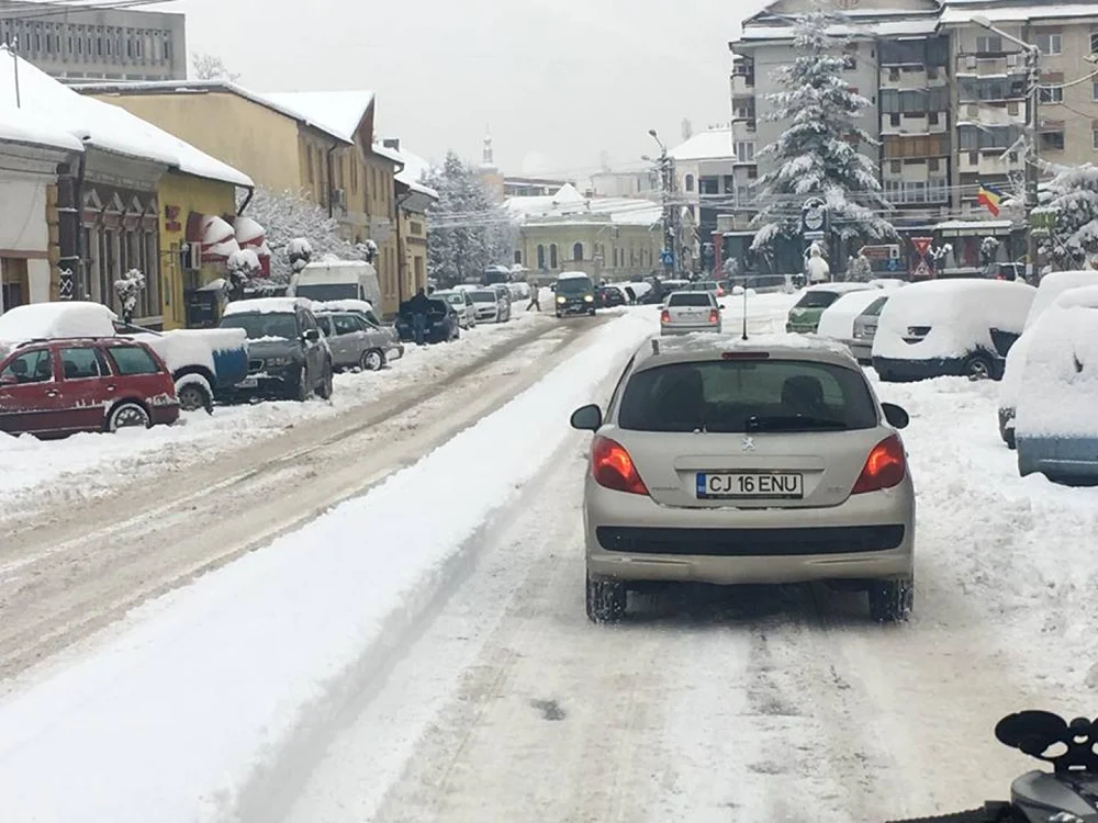 A nins abundent în judeţ. Imagine din localitatea Dej. FOTO: Info Trafic Cluj