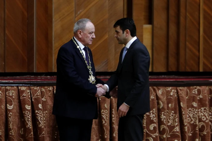 Preşedintele Republicii Moldova, Nicolae Timofti, şi noul premier de la Chişinău, Chiril Gaburici FOTO gov.md