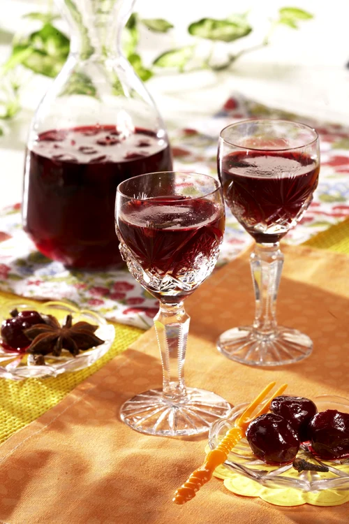 Rețeta de vișinată a bunicii. Secretul pentru o aromă de vis