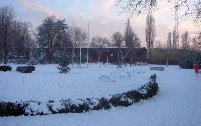 Parcul Libertăţii din Galaţi ascunde sub el un cimitir abandonat FOTO C Crângan