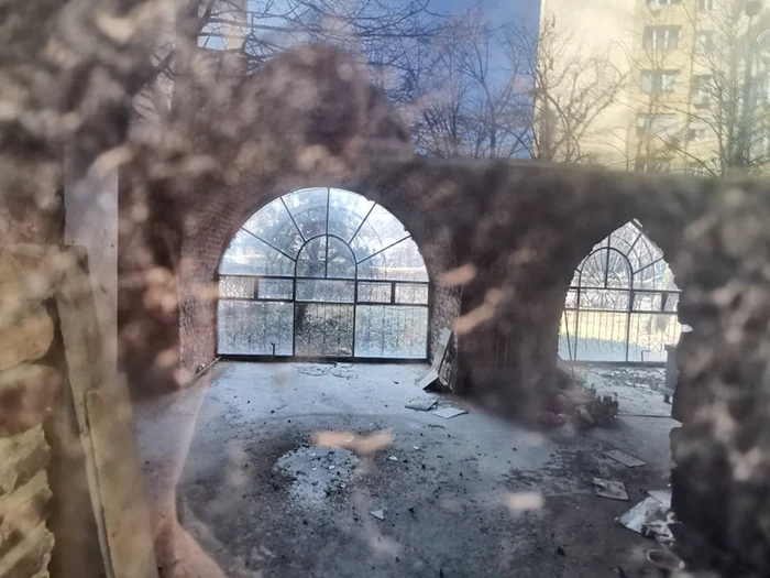 Bucata din fostul zid de fortificaţie a Timişorei aşteaptă să fie restaurată FOTO Ş.Both