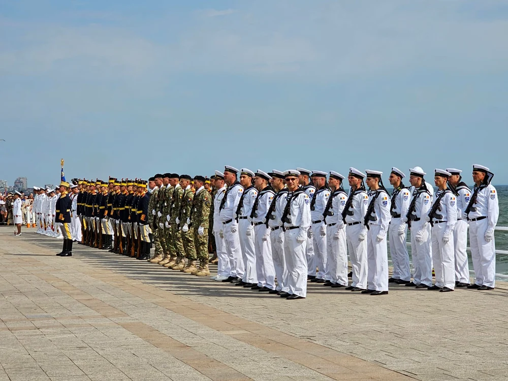 Garda de onoare la Ziua Marinei