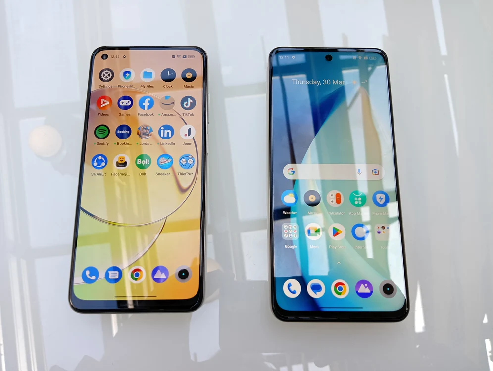realme 10 și realme C55. FOTO Adrian Pogîngeanu