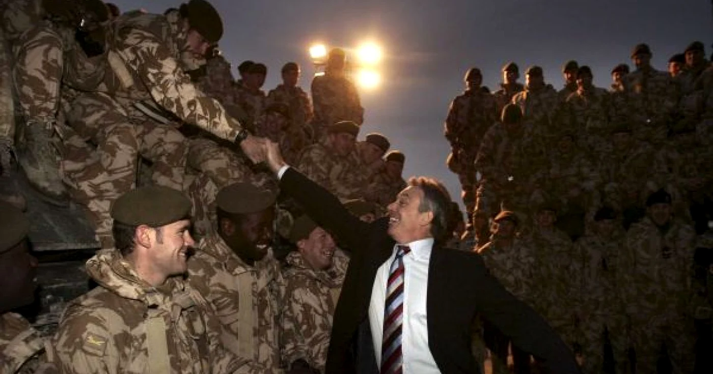Tony Blair a făcut o vizită trupelor britanice în Afganistan