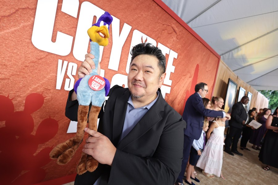 Eric Bauza, vocea lui Bugs Bunny și Daffy Duck, a murit la vârsta de 46 de ani. „A adus bucurie și râsete la milioane de oameni din întreaga lume” 