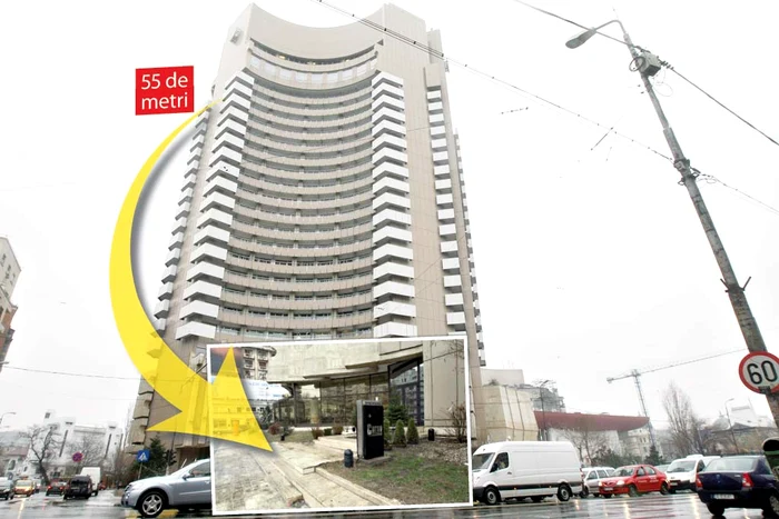 Tânăra a sărit de la un balcon aflat la etajul 17, la o înălţime de circa 55 de metri