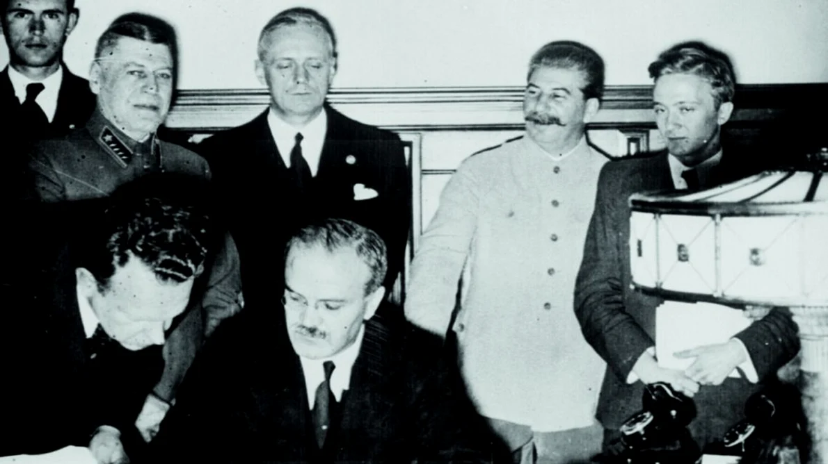 Semnarea Pactului Ribbentrop Molotov: Într o singură după amiază, Stalin a obținut aproape tot ceea ce pierduse Imperiul Rus în Primul Război Mondial jpeg