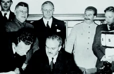 Semnarea Pactului Ribbentrop Molotov: Într o singură după amiază, Stalin a obținut aproape tot ceea ce pierduse Imperiul Rus în Primul Război Mondial  jpeg