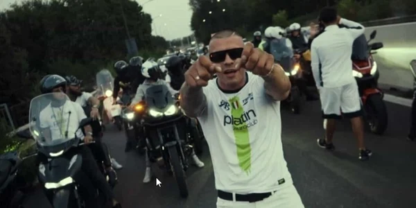 Bratan videoclip captura video YouTube jpg