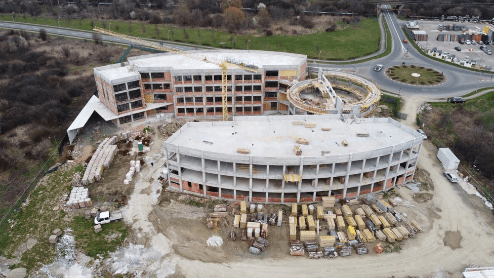 Liceul din România construit cu bani donați. Investiția se ridică la 7 milioane de euro