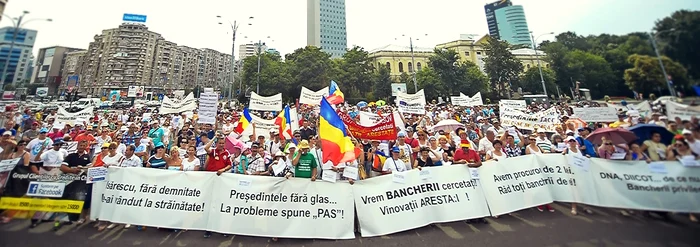 
    La mitingul de duminică au ieșit în stradă familii întregi, cu mic, cu mare  