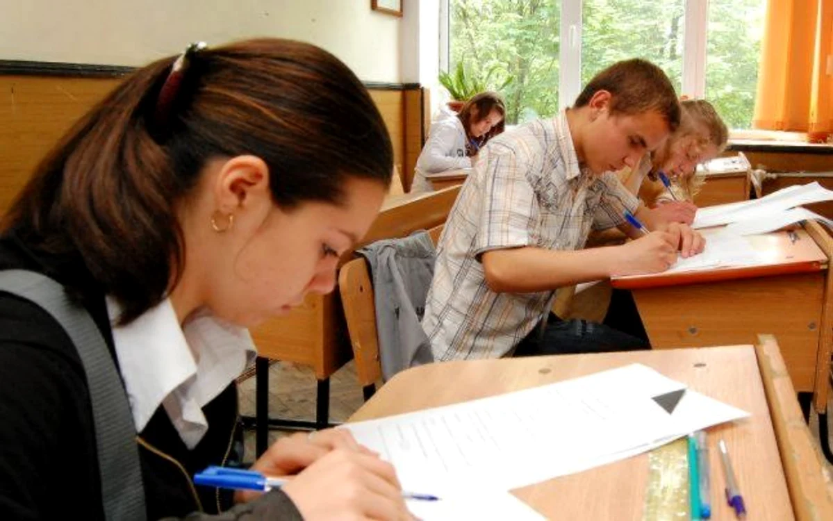 
    Anul şcolar 2014-2015 va avea 177 de zile de cursuri   