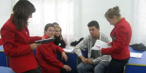 Târgovişte: Elevii de clasa a XII-a nu ştiu ce îi aşteaptă