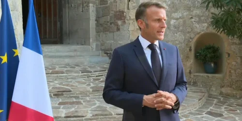 Emmanuel Macron le 17 aout 2025 a l issue d une reunion de la Coalition des volontaires reunissant les alliees de l Ukraine 2123807 webp