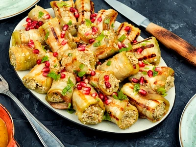 Rulouri de vinete cu alune  Sursa foto shutterstock 2418362253 jpg