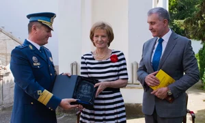 Majestatea Sa Margareta în dungi navy și Principele Radu la Palatul Elisabeta 2025   Daniel Angelescu, Casa Majestății Sale (1) jpeg