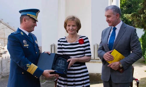 Majestatea Sa Margareta în dungi navy și Principele Radu la Palatul Elisabeta 2025   Daniel Angelescu, Casa Majestății Sale (1) jpeg
