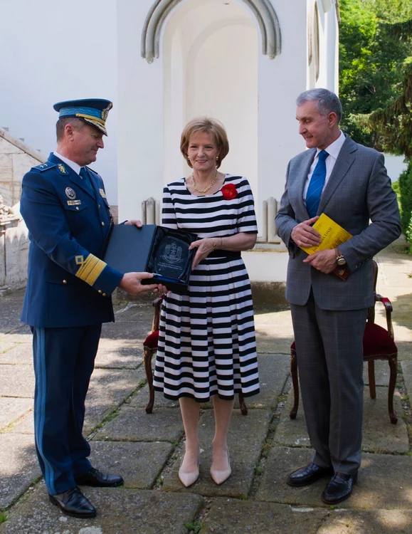 Majestatea Sa Margareta în dungi navy și Principele Radu la Palatul Elisabeta 2025   Daniel Angelescu, Casa Majestății Sale (1) jpeg