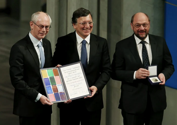 Herman van Rompuy, Jose Manuel Barroso şi Martin Schulz au primit distincţia în numele Uniunii      FOTO: Reuters