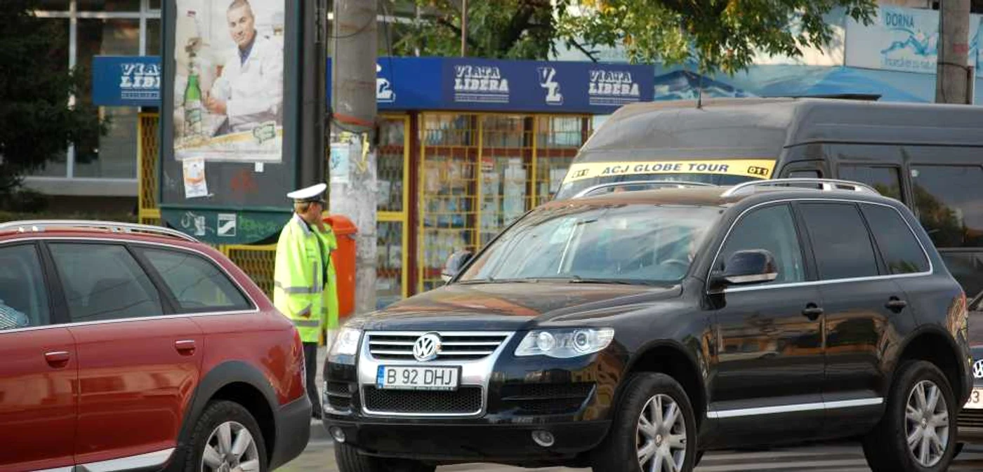 Poliţiştii comunitari nu mai au dreptul să amendeze şoferii care parchează neregulamentar      Foto: Liviu Ghinea 