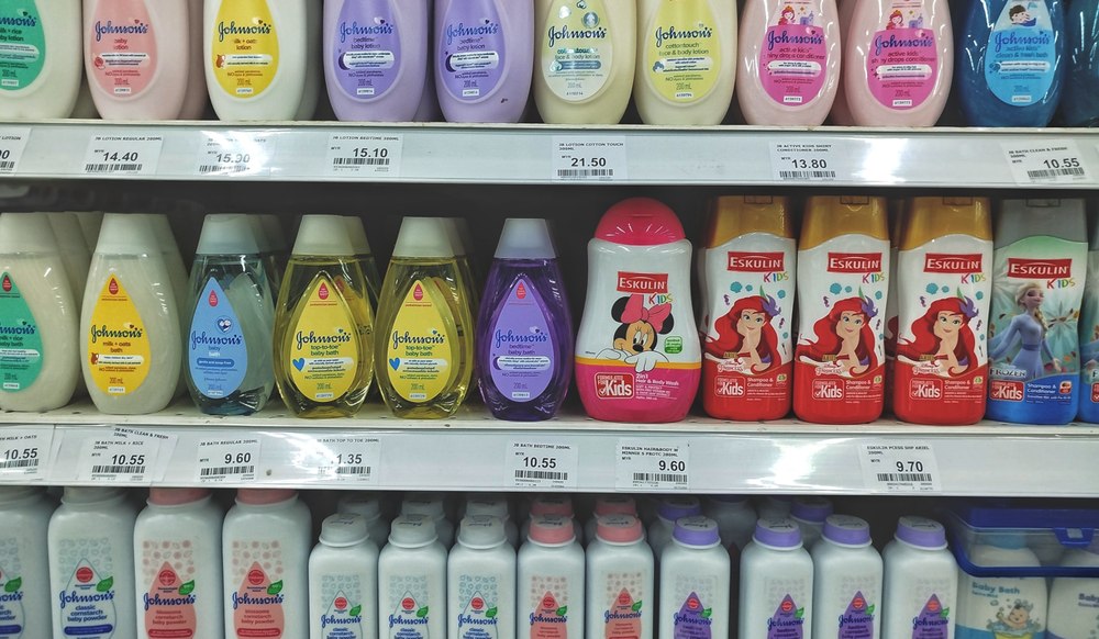 Șamponul pentru bebeluși, util și la curățenie. La ce îl poți folosi prin casă
