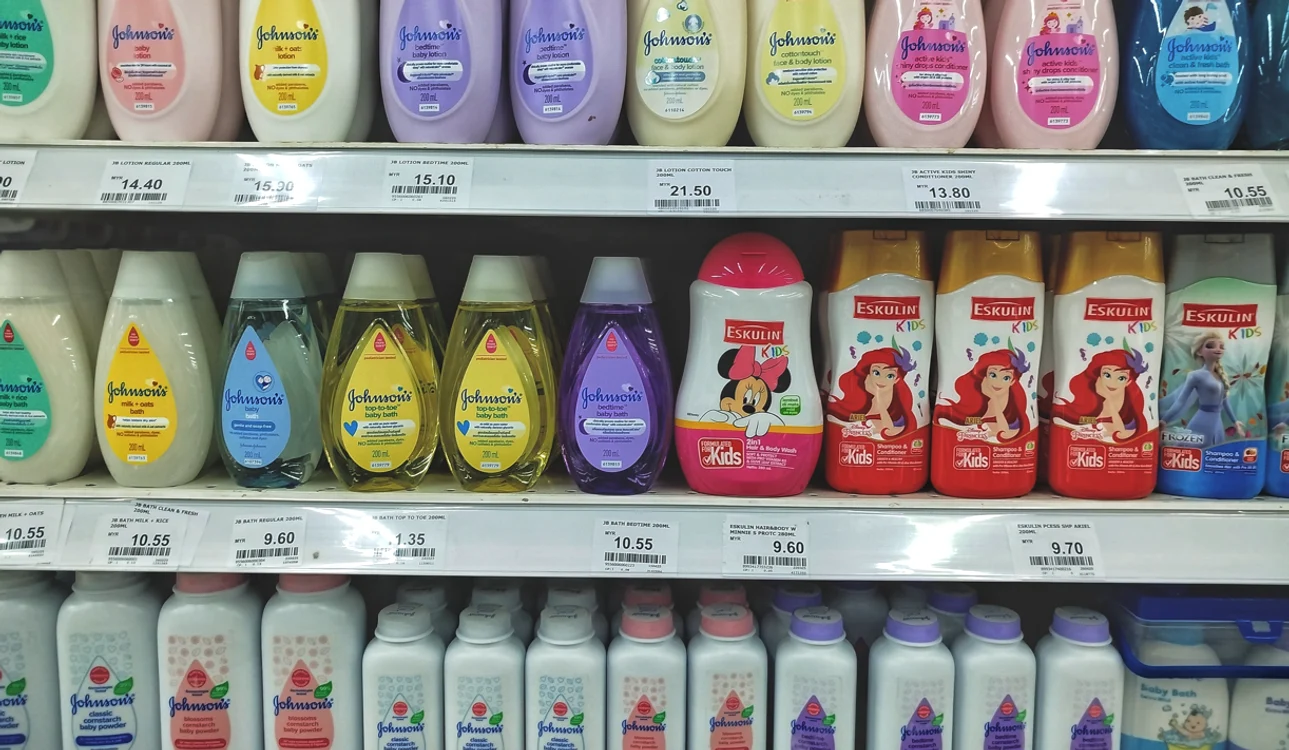 La ce poți folosi șampoanele de bebeluși