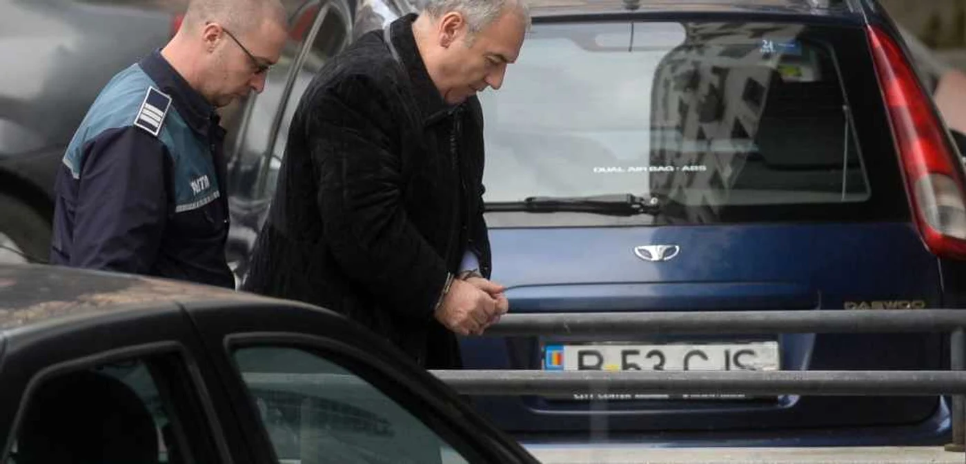 Dorin Cocoş a fost arestat pentru dare de mită şi trafic de influenţă FOTO Mediafax