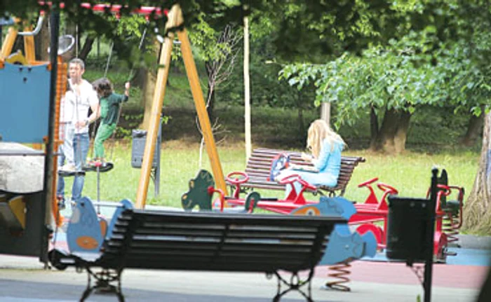 Bogdan și Dana Mara au ieșit împreună cu copiii în parc și cât au fost despărțiți