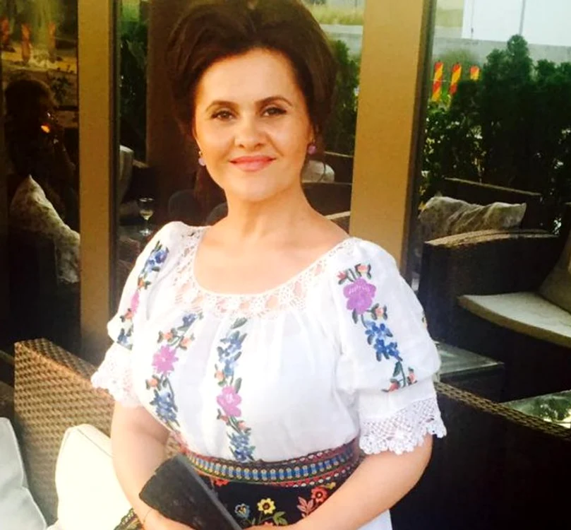 
    Niculina Stoican a fost luată prin surprindere de un telefon primit de la o femeie care se dădea drept amanta soțului eiFoto: arhivă personală  