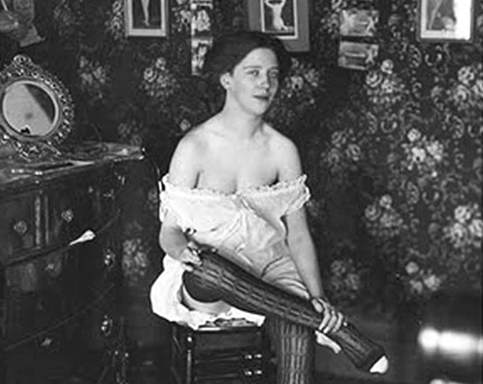 Prostituată din Alba Iulia FOTO memoriaurbis.apulum.ro