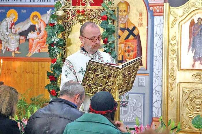 Diaconul Cuncea este foarte iubit de enoriași